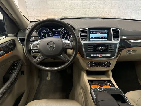 Used 2014 Mercedes-Benz GL 450 4MATIC image 23