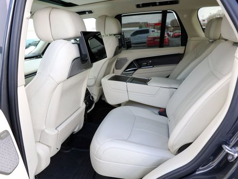 Used 2024 Land Rover Range Rover Autobiography image 21