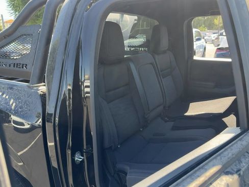 Used 2023 Nissan Frontier SV w/ Midnight Edition Package RWD image 13