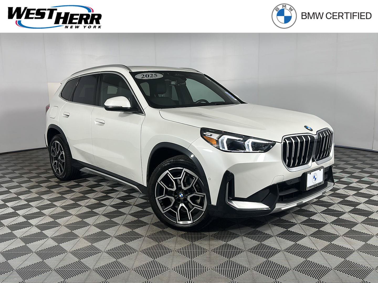 Used 2025 BMW X1 xDrive28i w/ Premium Package AWD/4WD image 1