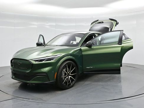 Used 2024 Ford Mustang Mach-E Premium image 32