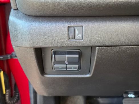 Used 2024 Chevrolet Colorado LT w/ LT Convenience Package II AWD/4WD image 37