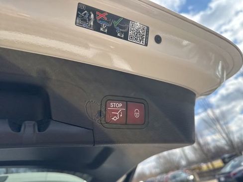 Used 2024 Mercedes-Benz GLE 450 4MATIC image 37