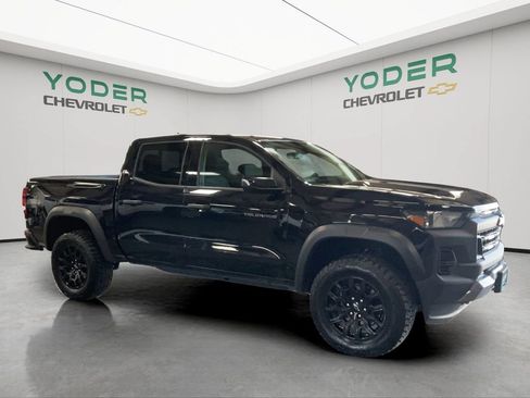 Used 2024 Chevrolet Colorado Trail Boss w/ Advanced Trailering Package AWD/4WD image 3