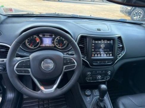 Used 2021 Jeep Cherokee Latitude Lux 80th Anniv w/ Quick Order Package 26U 80TH image 19