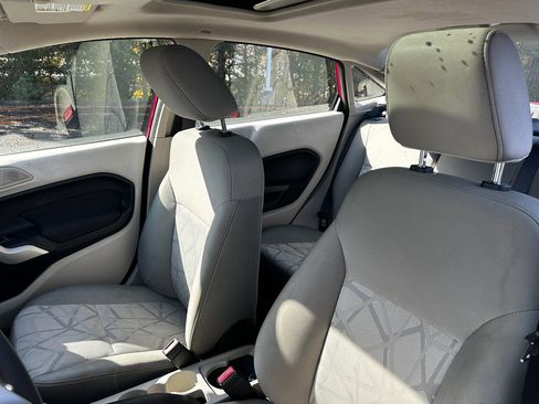 Used 2011 Ford Fiesta SE w/ 202A Rapid Spec Order Code image 6