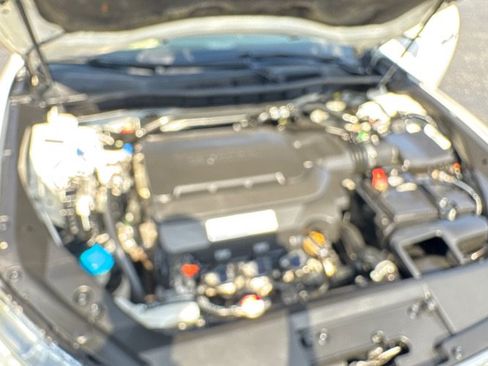 Used 2014 Honda Crosstour EX-L image 8