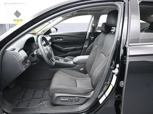Used 2025 Honda Accord SE image 11