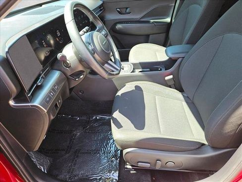 Used 2025 Hyundai Kona SEL FWD image 21