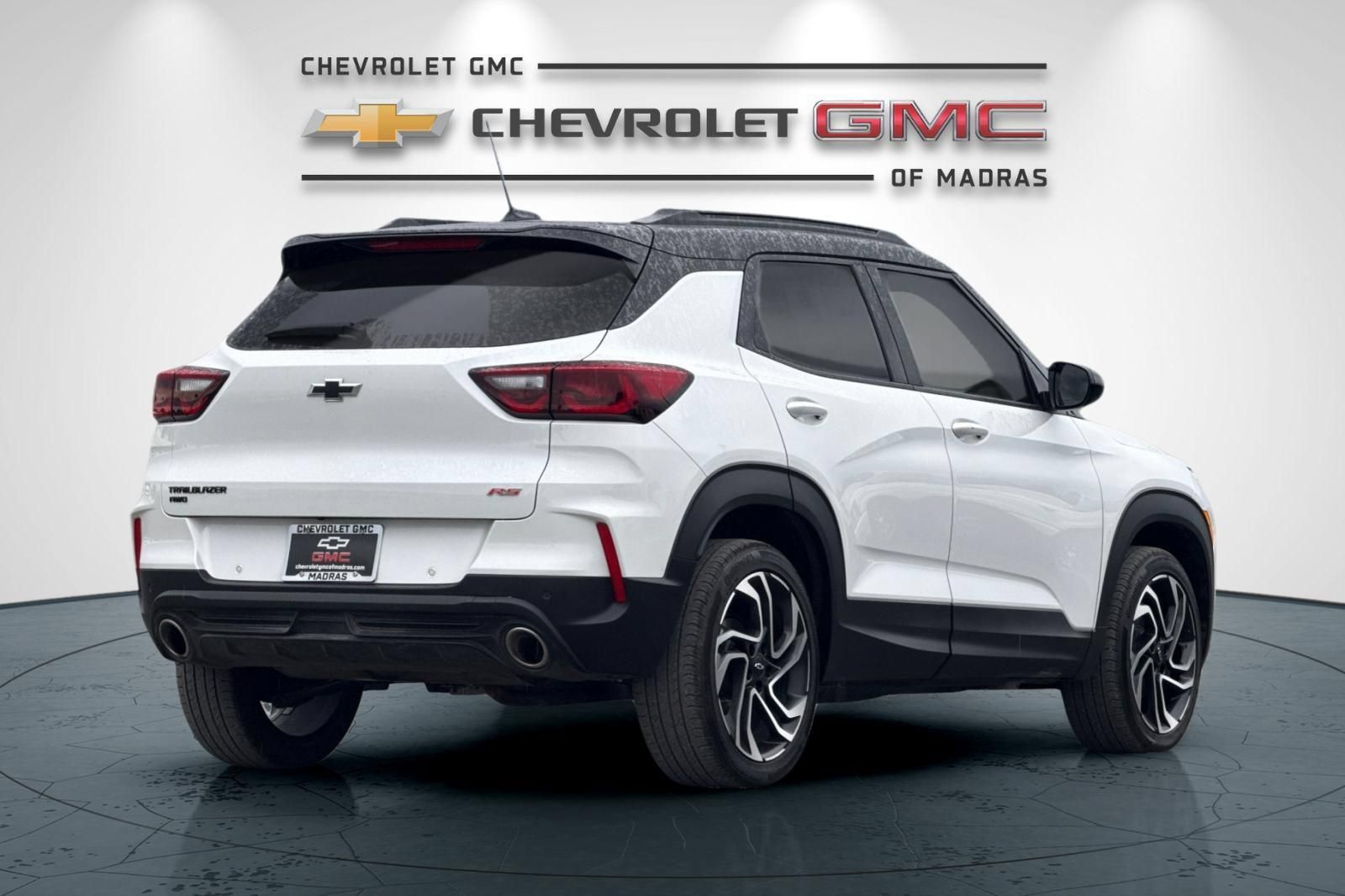 Used 2026 Chevrolet TrailBlazer RS w/ Convenience Package AWD/4WD image 3