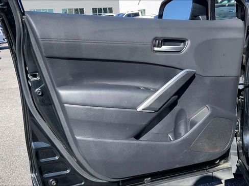 Used 2022 Toyota Corolla Cross XLE image 21