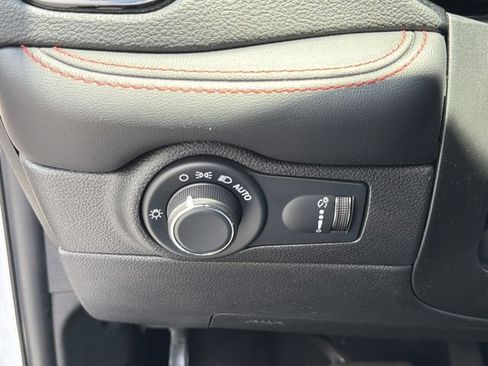Used 2024 Dodge Durango GT RWD image 21