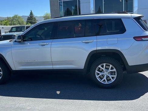 Used 2022 Jeep Grand Cherokee L Limited AWD/4WD image 8