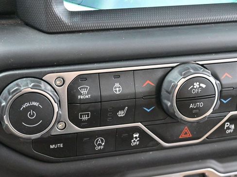 Used 2020 Jeep Gladiator Overland w/ Popular Equipment Package AWD/4WD image 22