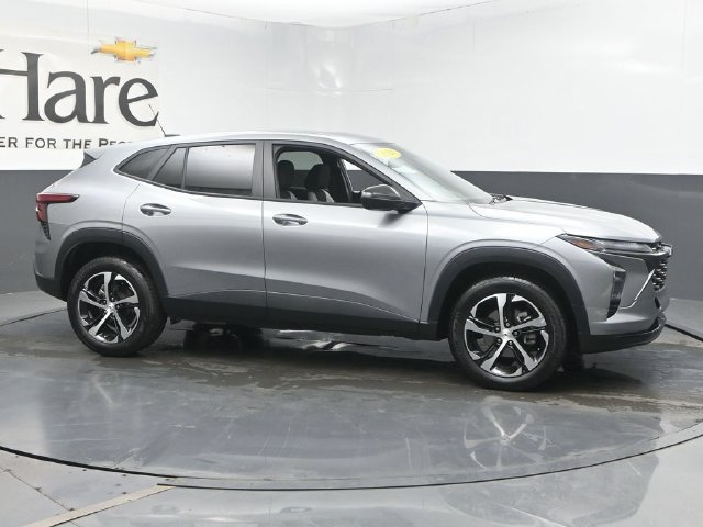 Used 2024 Chevrolet Trax RS w/ Driver Confidence Package FWD image 53