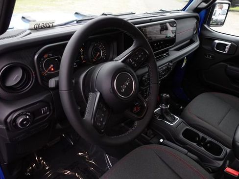 New 2026 Jeep Wrangler Unlimited Rubicon w/ Technology Group image 12