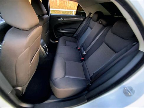 Used 2023 Chrysler 300 Touring w/ Sport Appearance Package image 20