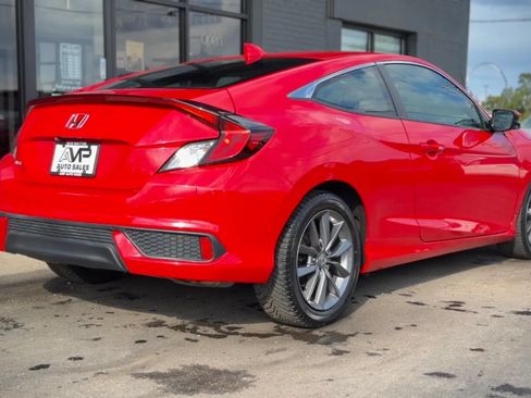Used 2019 Honda Civic EX image 2