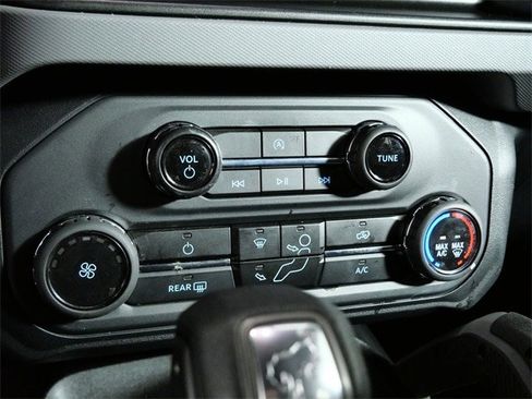 Certified 2023 Ford Bronco Base image 18