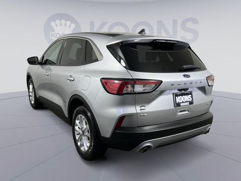 Used 2020 Ford Escape SE image 4