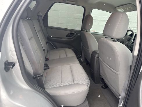 Used 2005 Ford Escape XLT image 22
