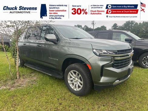 Used 2024 Chevrolet Suburban LT AWD/4WD image 3