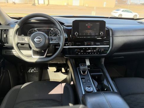 Used 2022 Nissan Pathfinder S AWD/4WD image 28