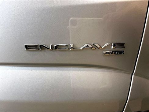 Used 2018 Buick Enclave Essence AWD/4WD image 30