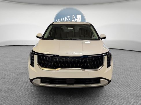 Certified 2026 Kia Carnival FWD image 9