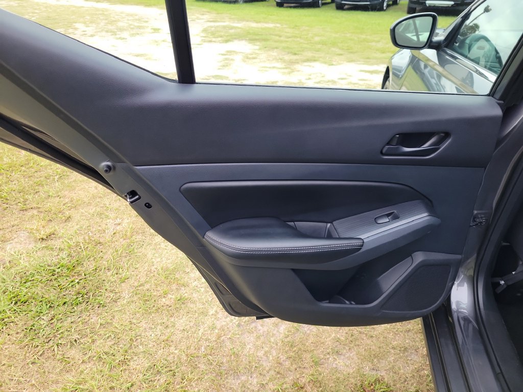 Used 2025 Nissan Altima 2.5 SV FWD image 18