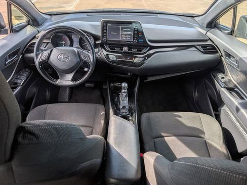 Used 2019 Toyota C-HR XLE image 12