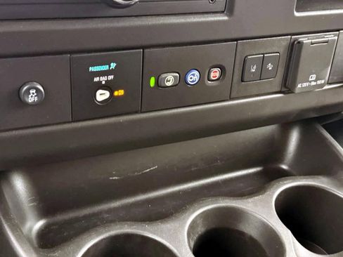 Used 2025 Chevrolet Express 2500 LT w/ LT Preferred Equipment Group RWD image 21