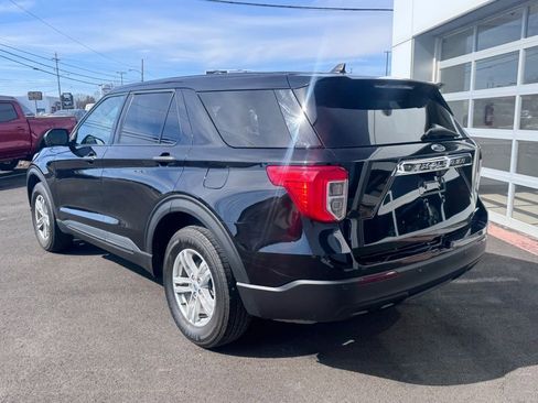 Used 2023 Ford Explorer 4WD image 2