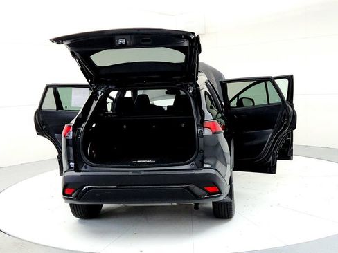Used 2024 Toyota Corolla Cross AWD Hybrid w/ Moonroof Package image 11