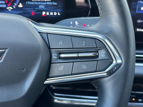Used 2025 Chevrolet Equinox LT w/ Convenience Package II FWD image 35