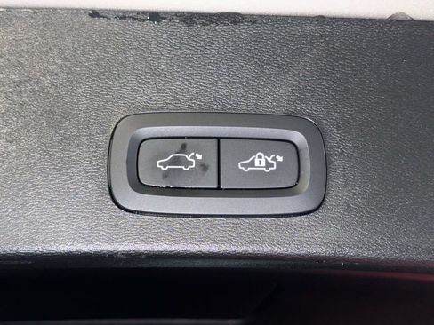 Used 2023 Volvo XC40 Recharge Ultimate w/ Protection Package Premier AWD/4WD image 18