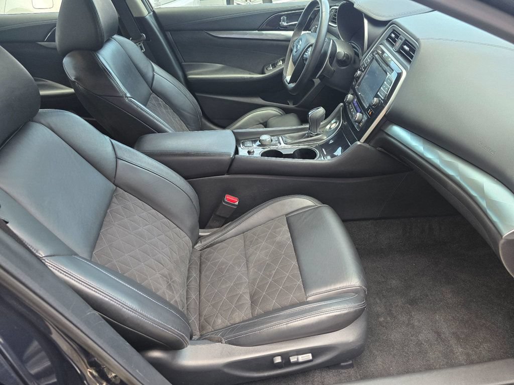 Used 2016 Nissan Maxima SR FWD image 17