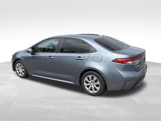 Used 2020 Toyota Corolla LE FWD image 3