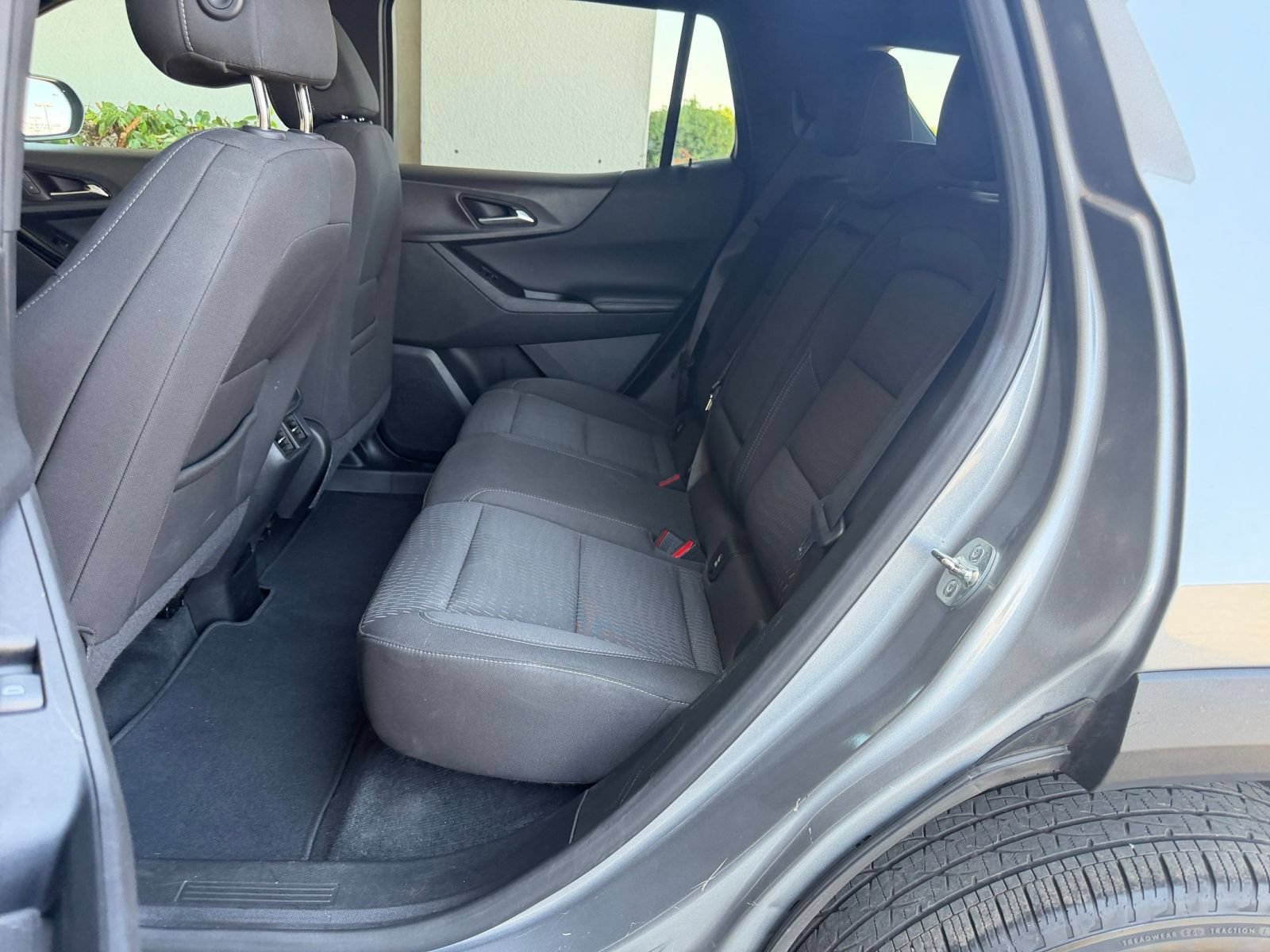 Used 2025 Chevrolet Equinox LT FWD image 37