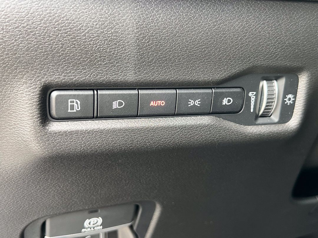 Used 2026 Jeep Cherokee Laredo AWD/4WD image 19