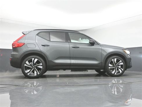 New 2026 Volvo XC40 B5 Ultra w/ Climate Package image 44