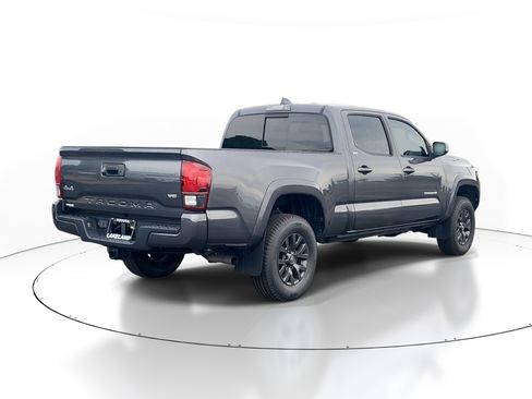 Certified 2022 Toyota Tacoma SR5 w/ Technology Package AWD/4WD image 7