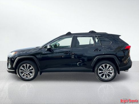 Certified 2023 Toyota RAV4 XLE Premium FWD image 4
