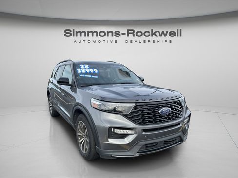 Used 2023 Ford Explorer ST-Line image 2