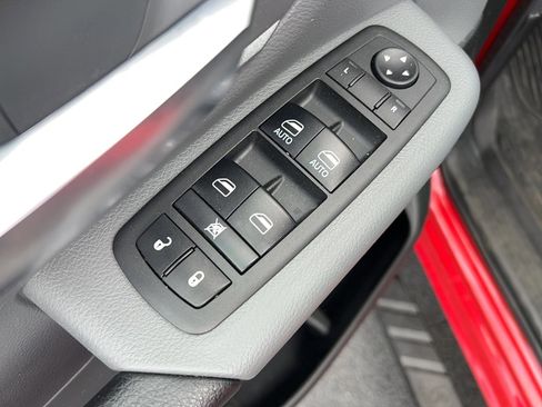 Used 2019 RAM 1500 Big Horn RWD image 13