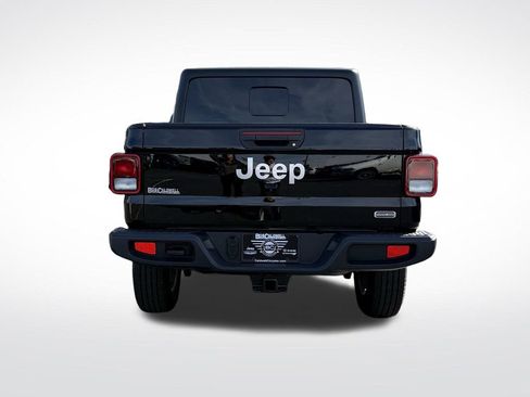 Used 2022 Jeep Gladiator Overland w/ Popular Equipment Package image 6