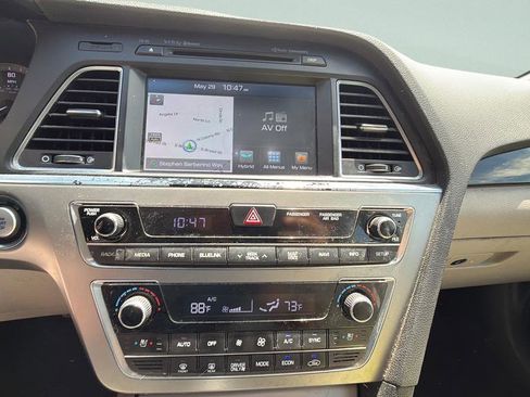Used 2017 Hyundai Sonata Limited w/ Ultimate Package 02 FWD image 16