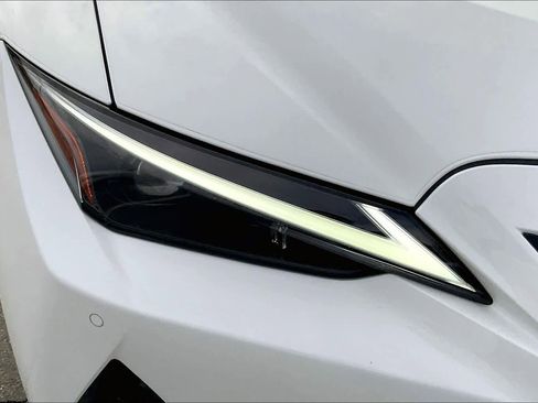 Used 2022 Lexus IS 350 F Sport image 29