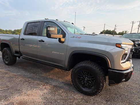 New 2026 Chevrolet Silverado 2500 ZR2 AWD/4WD image 5