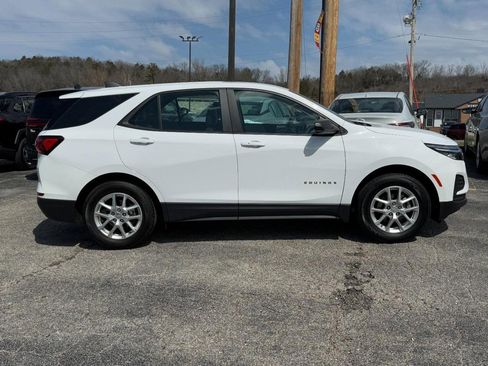 Used 2024 Chevrolet Equinox LS FWD image 2
